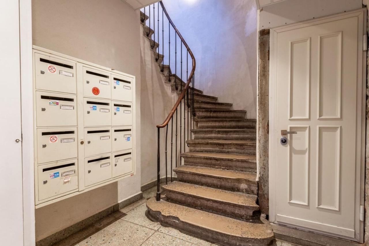 Апартаменти Reflet Des Alpes Furnished Flat Аннесі Екстер'єр фото